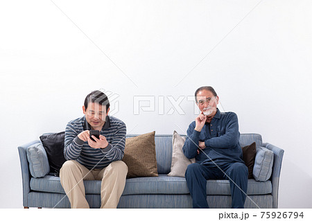 親子 シニア男性 ミドル男性 親子 シニア男性 ミドル男性 75926794