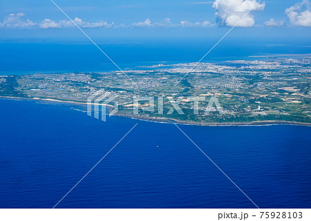 荒崎(最南端)や喜屋武岬など沖縄本島南端部を空撮 荒崎(最南端)や喜屋武岬など沖縄本島南端部を空撮 75928103