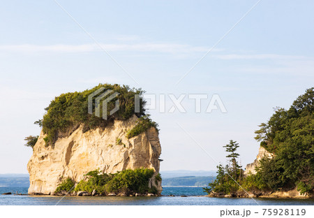 石川県七尾市 能登島周辺の奇岩 石川県七尾市 能登島周辺の奇岩 75928119