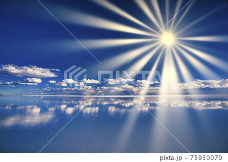 ウユニ塩湖と太陽光線合成 ウユニ塩湖と太陽光線合成 75930070
