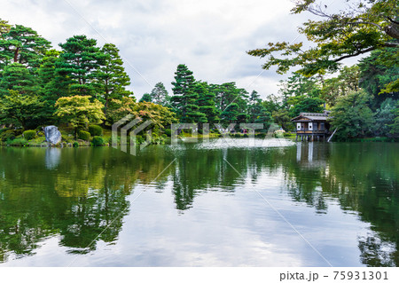 石川県金沢市 夏の兼六園風景 石川県金沢市 夏の兼六園風景 75931301