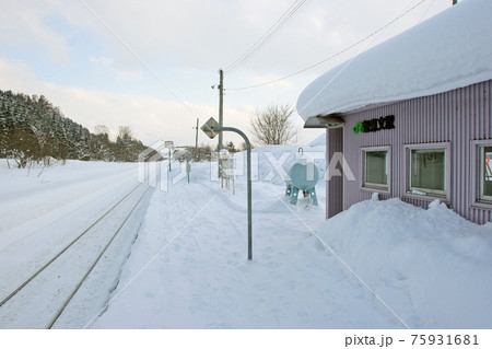 宗谷本線 智恵文駅 W51 ひまわり畑 宗谷本線 智恵文駅 W51 ひまわり畑 75931681