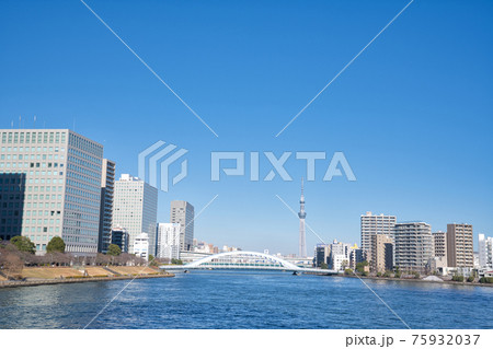 【東京都】1月・中央大橋からの眺め 【東京都】1月・中央大橋からの眺め 75932037