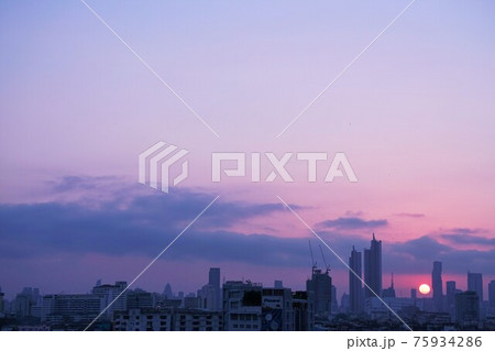 Morning Sun at Bangkok（タイ王国バンコクの街並み） 75934286