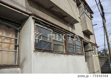 日本の古い集合住宅 75936568