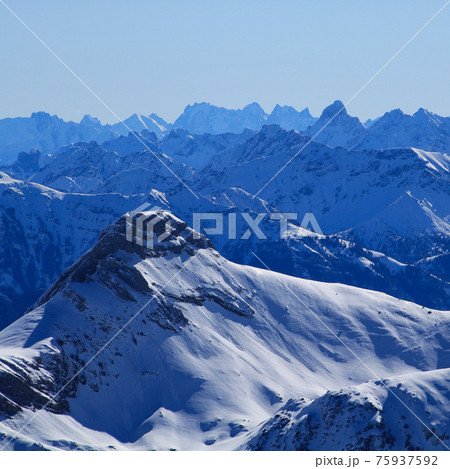 Mount Margelchopf and other mountains of the Alps. 75937592
