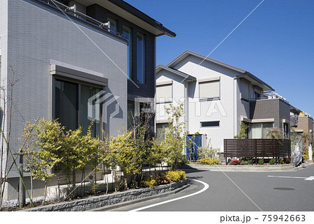 閑静な新興住宅街,新築二階建てのマイホーム, 75942663