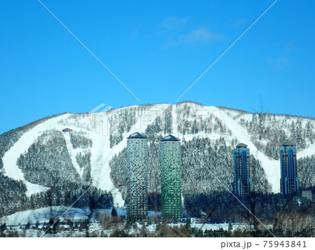 冬のスキー場 冬のスキー場 75943841