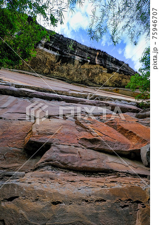 タイ東北地方パーテムの絶壁 75946707