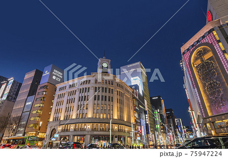 銀座 和光時計台 夜景 銀座四丁目 三越の写真素材