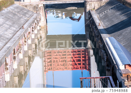 京都市伏見区の三栖閘門（みすこうもん）を撮影 75948988