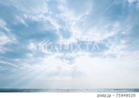 天使の梯子　薄明光線 75949520