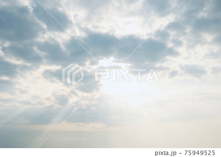 天使の梯子　薄明光線 75949525