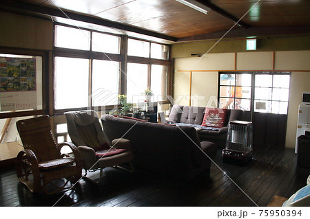 万座温泉源泉掛け流し老舗旅館のロビー 75950394