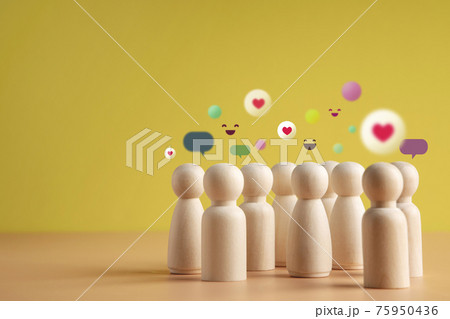Psychology Personality Concept. Extrovert Person. person who Happy and Enjoy by Talking, Interaction, Party Often. presenting by wooden peg dolls 75950436
