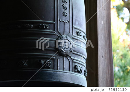 コロナ禍の静かな石庭、龍安寺 75952130