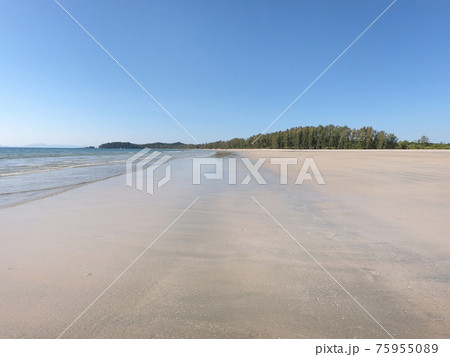 beautiful scene, tropical sea and beach with blue sky background 75955089