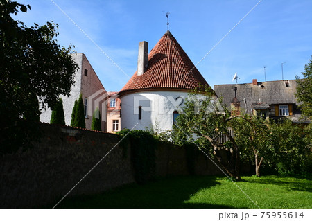 レッド・タワー 75955614