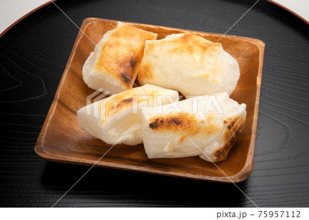 焼いた餅 75957112