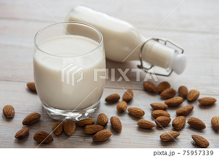 Almond milk and almonds 75957339