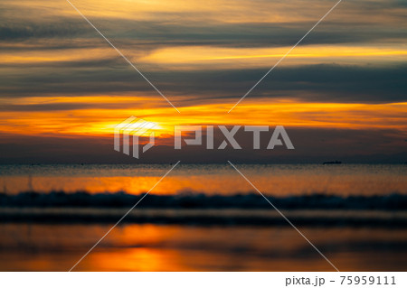 夏　千葉　白浜　空　海岸　浜　砂浜　ビーチ　海　波　南房総　雲　南房総市　桟橋　午後　夜 75959111