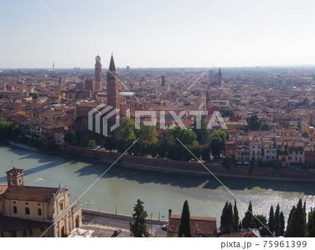 世界遺産　イタリア　ヴェローナ　旧市街11 75961399