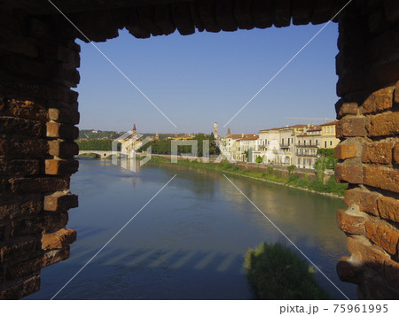 世界遺産　イタリア　ヴェローナ　旧市街10 75961995