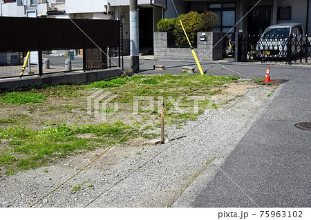 住宅街の空き地 住宅街の空き地 75963102