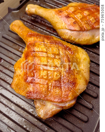 Grilled duck thighs 75965008