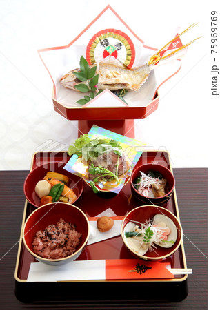 赤ちゃんの百日祝い お食い初めの祝い膳 75969769