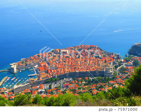 アドリア海の真珠と呼ばれるドブロブニクの街 75971000