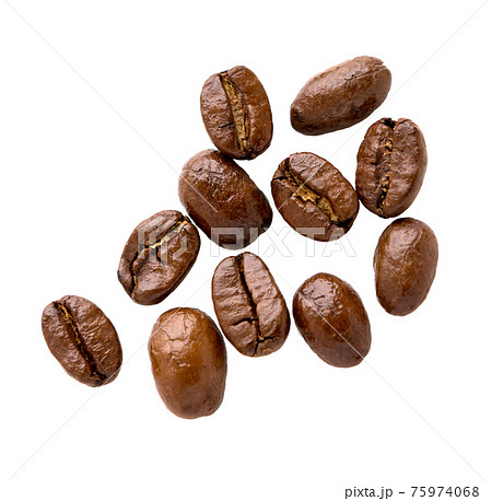 Coffee beans. Roasted coffee beans isolated. 75974068