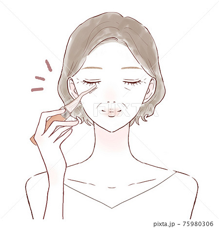 ホットビューラーでまつ毛をカールさせる中年女性 75980306