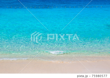 Clear water reflections, Thailand Clear water reflections, Thailand 75980577