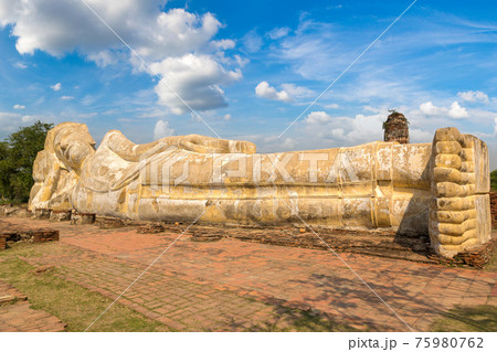 Sleeping Buddha in Ayutthaya 75980762