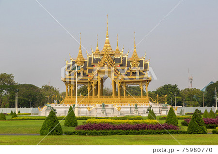 Memorial Crowns of the Auspice in Bangkok Memorial Crowns of the Auspice in Bangkok 75980770