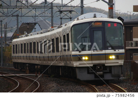 【D】奈良線221系（区間快速） 75982456
