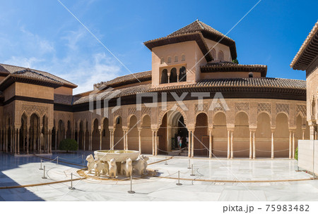 Court of Lions in Alhambra palace in Granada 75983482