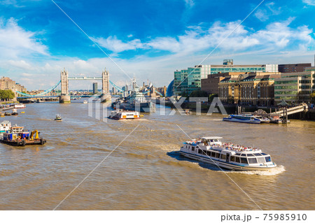 Tower Bridge and HMS Belfast warship in London Tower Bridge and HMS Belfast warship in London 75985910