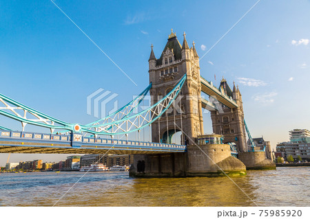 Tower Bridge in London 75985920