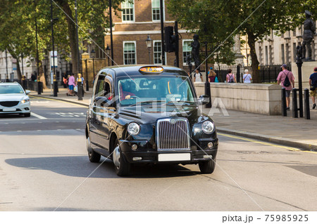 London taxi (Black Cab) TX4 75985925
