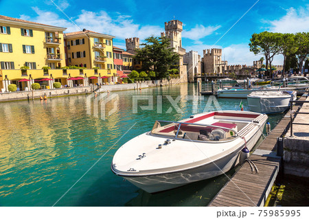 Scaliger castle in Sirmione 75985995