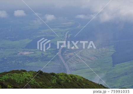 由布岳からの九州自動車道 75991035