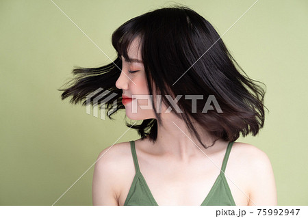 Woman beauty Woman beauty 75992947