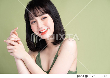 Woman beauty Woman beauty 75992948