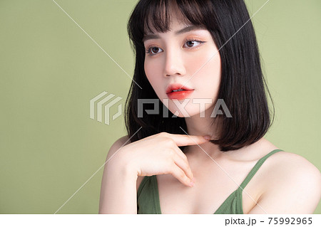 Woman beauty Woman beauty 75992965