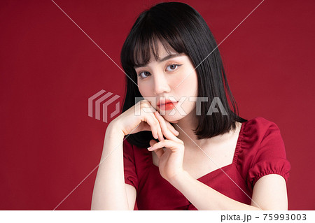 Woman beauty 75993003