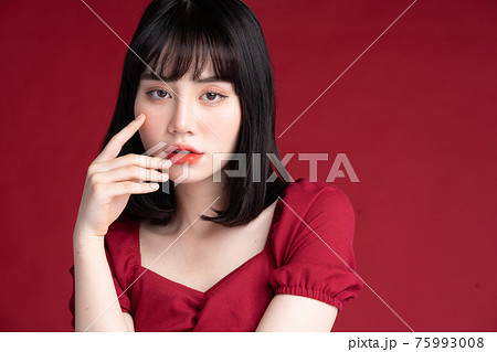 Woman beauty 75993008