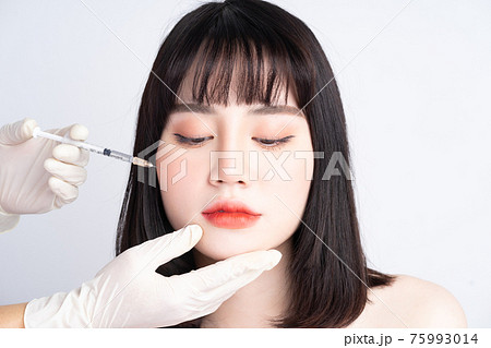 Woman beauty Woman beauty 75993014