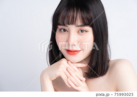 Woman beauty 75993025